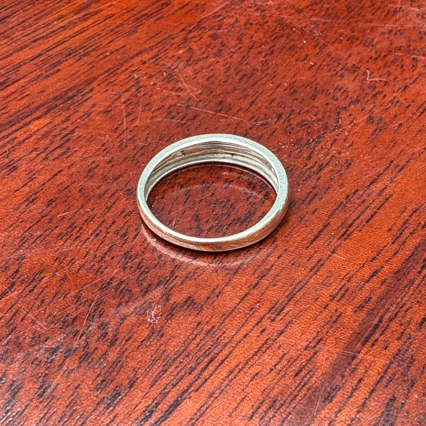 9ct White Gold Two Tone Ring - Hallmarked - UK Size P 1/2