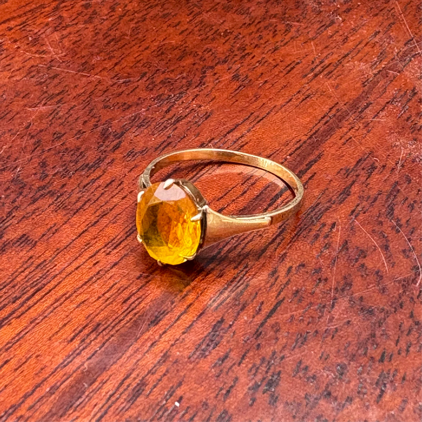 9ct Gold Ring With Yellow Stone - Marked 9ct - UK Size P