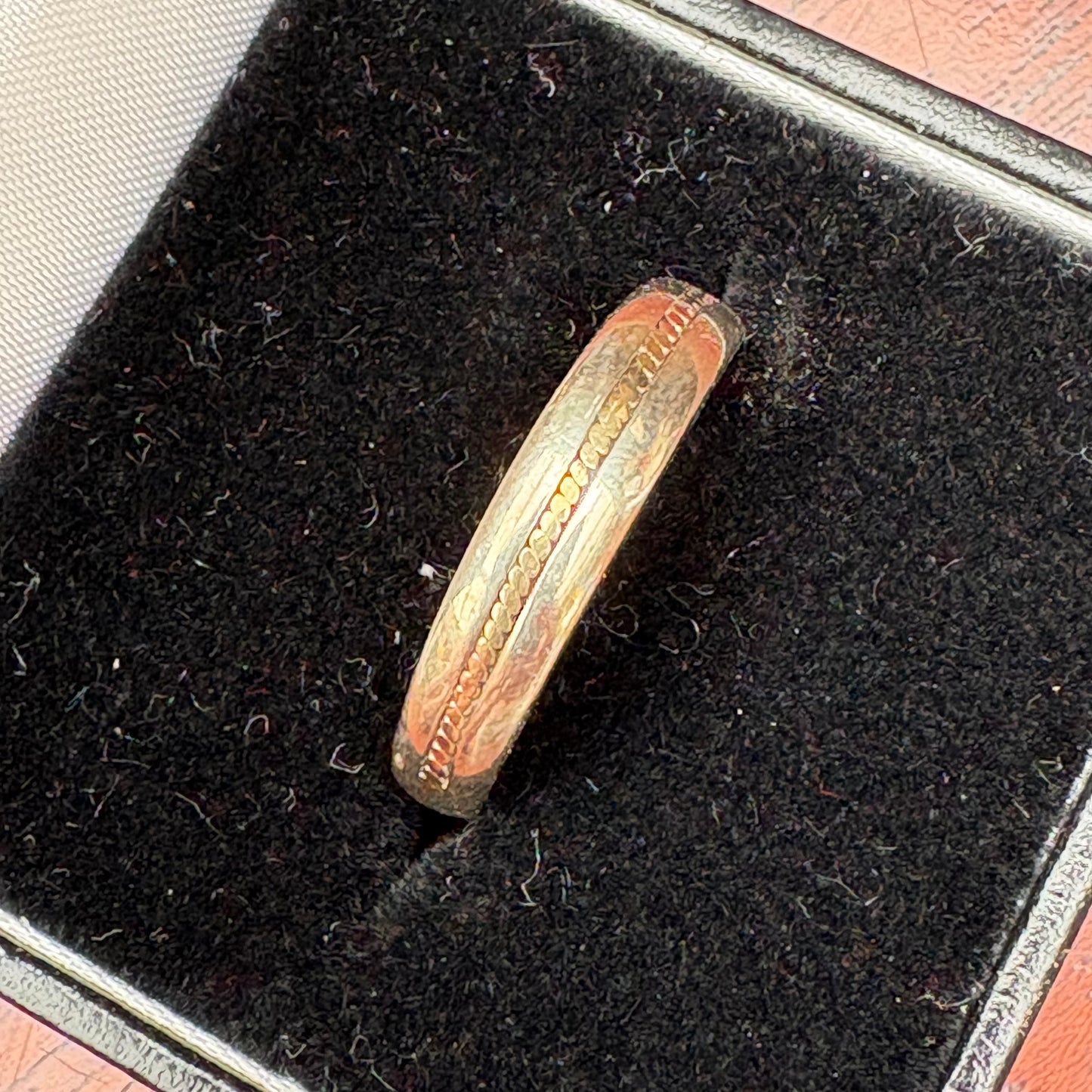 9ct White Gold Two Tone Ring - Hallmarked - UK Size P 1/2