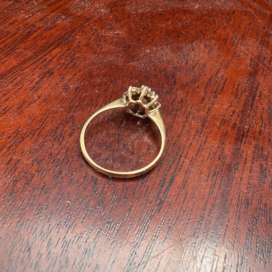 9ct Gold Cubic Zirconia Ring - Hallmarked - UK Size R