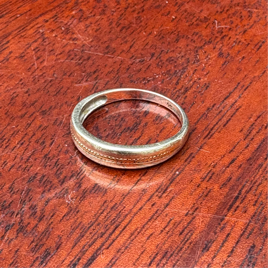 9ct White Gold Two Tone Ring - Hallmarked - UK Size P 1/2