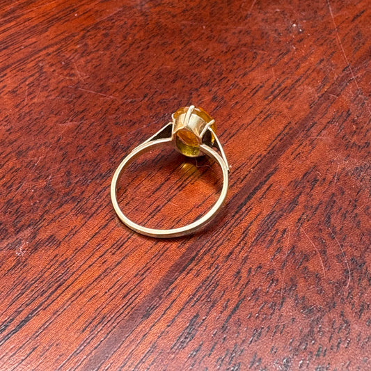 9ct Gold Ring With Yellow Stone - Marked 9ct - UK Size P